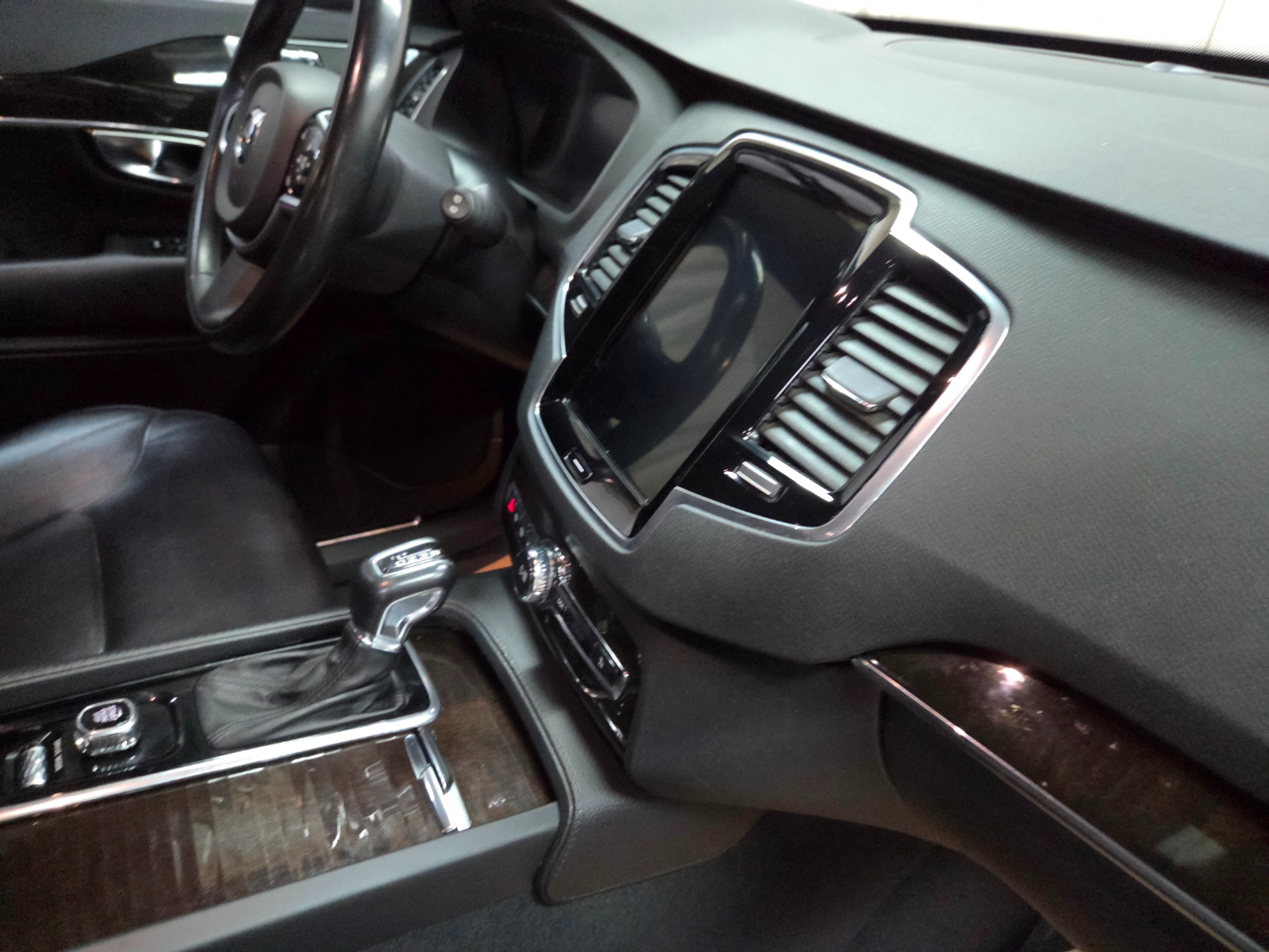 Volvo XC90 T6 Momentum AWD 2018