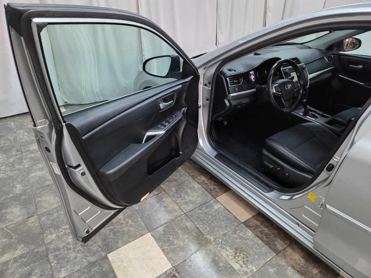 Toyota Camry SE 2015