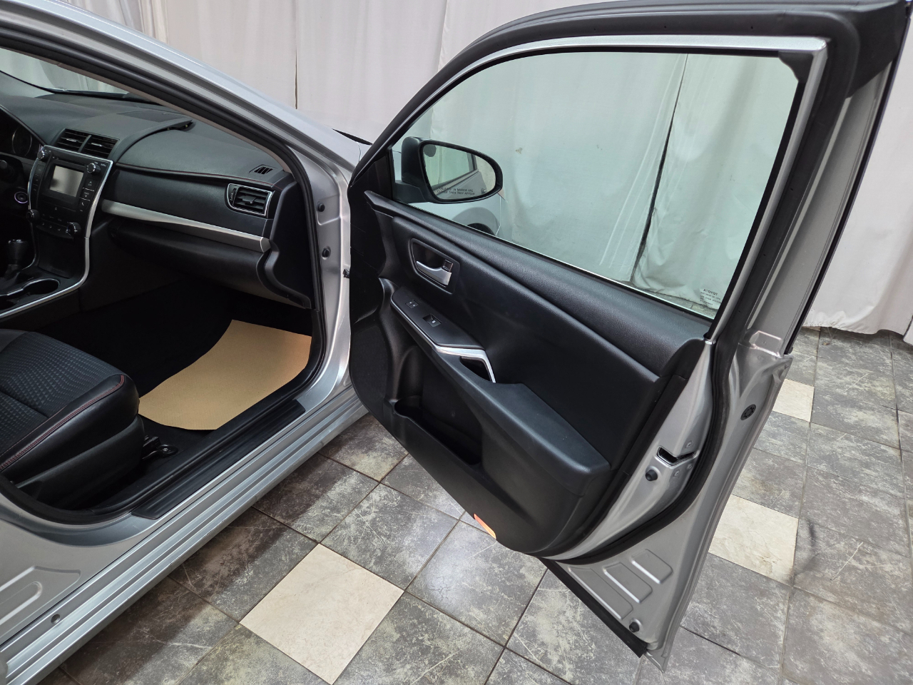 Toyota Camry SE 2015