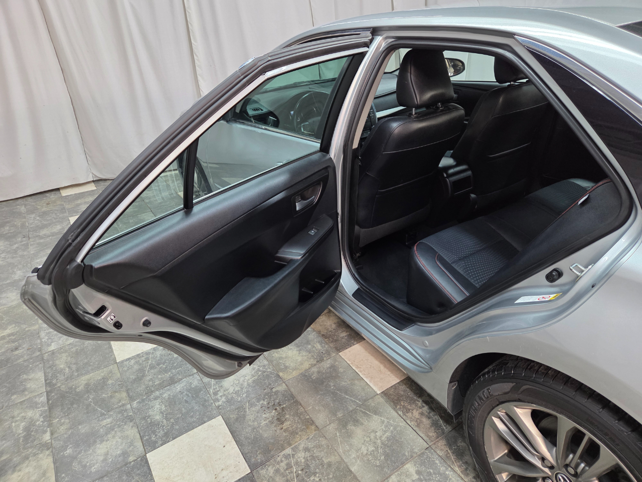 Toyota Camry SE 2015