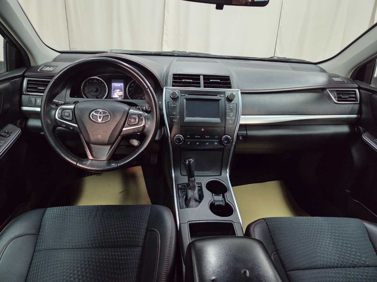 Toyota Camry SE 2015