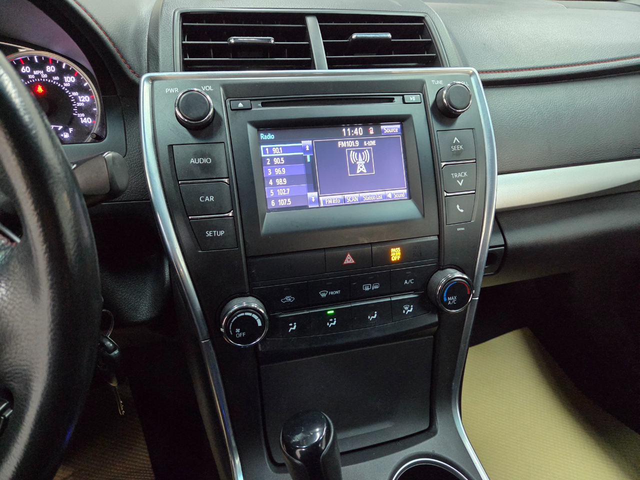 Toyota Camry SE 2015