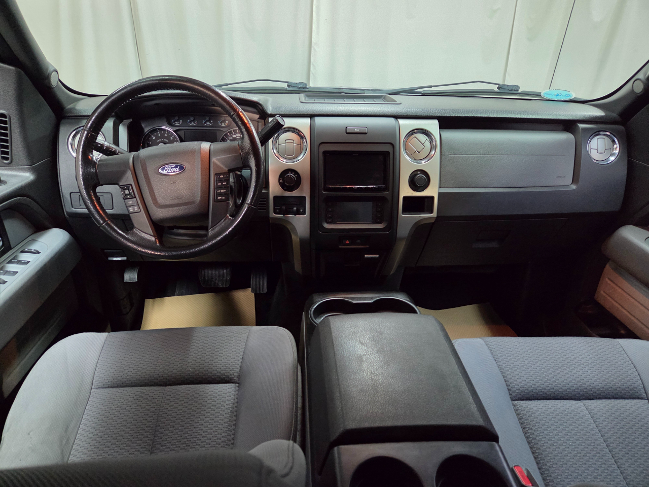 Ford F-150 XLT SuperCrew Short Bed 4WD 2014