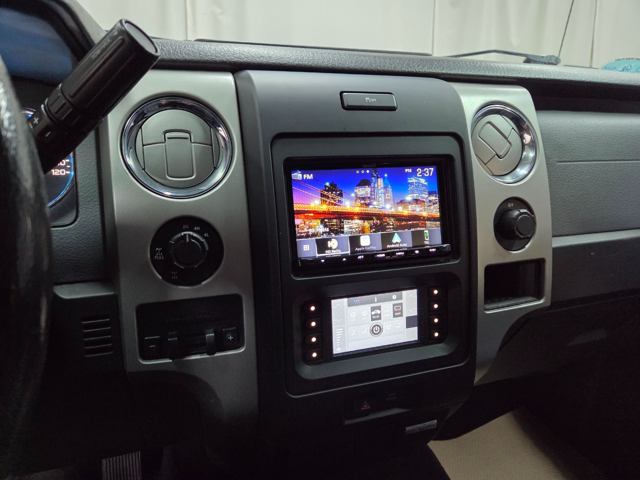 Ford F-150 XLT SuperCrew Short Bed 4WD 2014