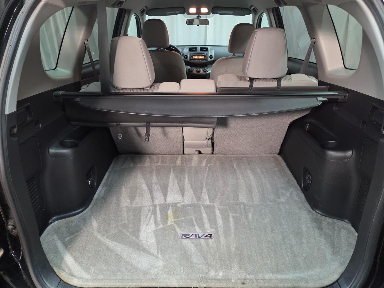 Toyota RAV4 Base I4 4WD 2012