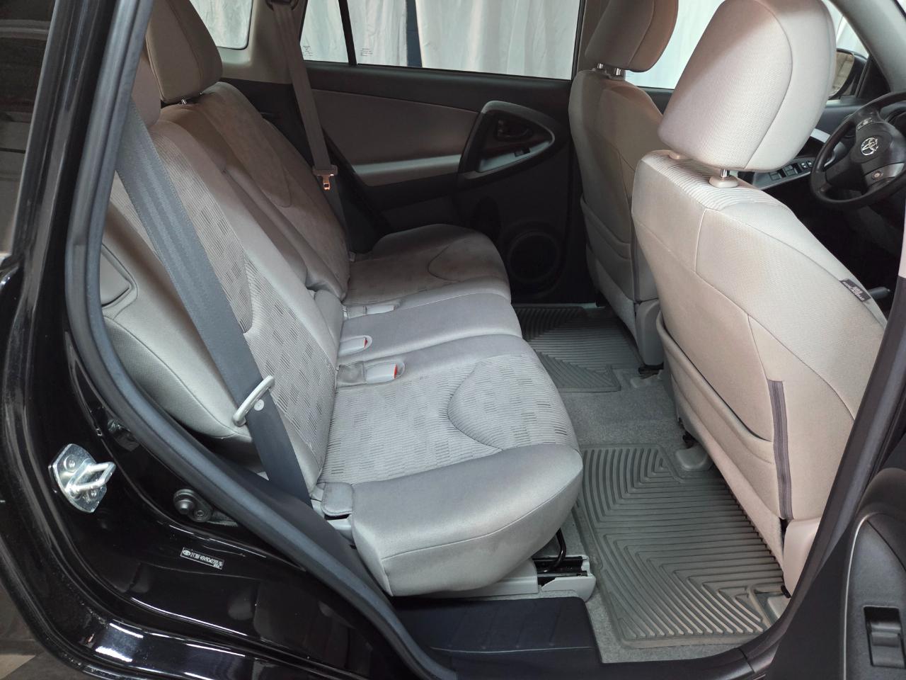 Toyota RAV4 Base I4 4WD 2012