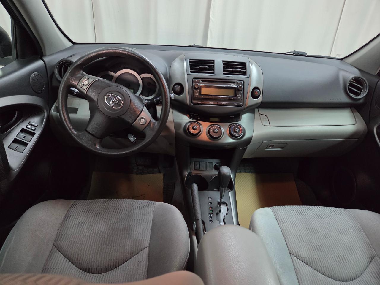 Toyota RAV4 Base I4 4WD 2012