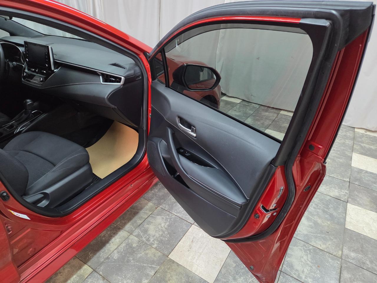 Toyota Corolla XLE CVT 2019