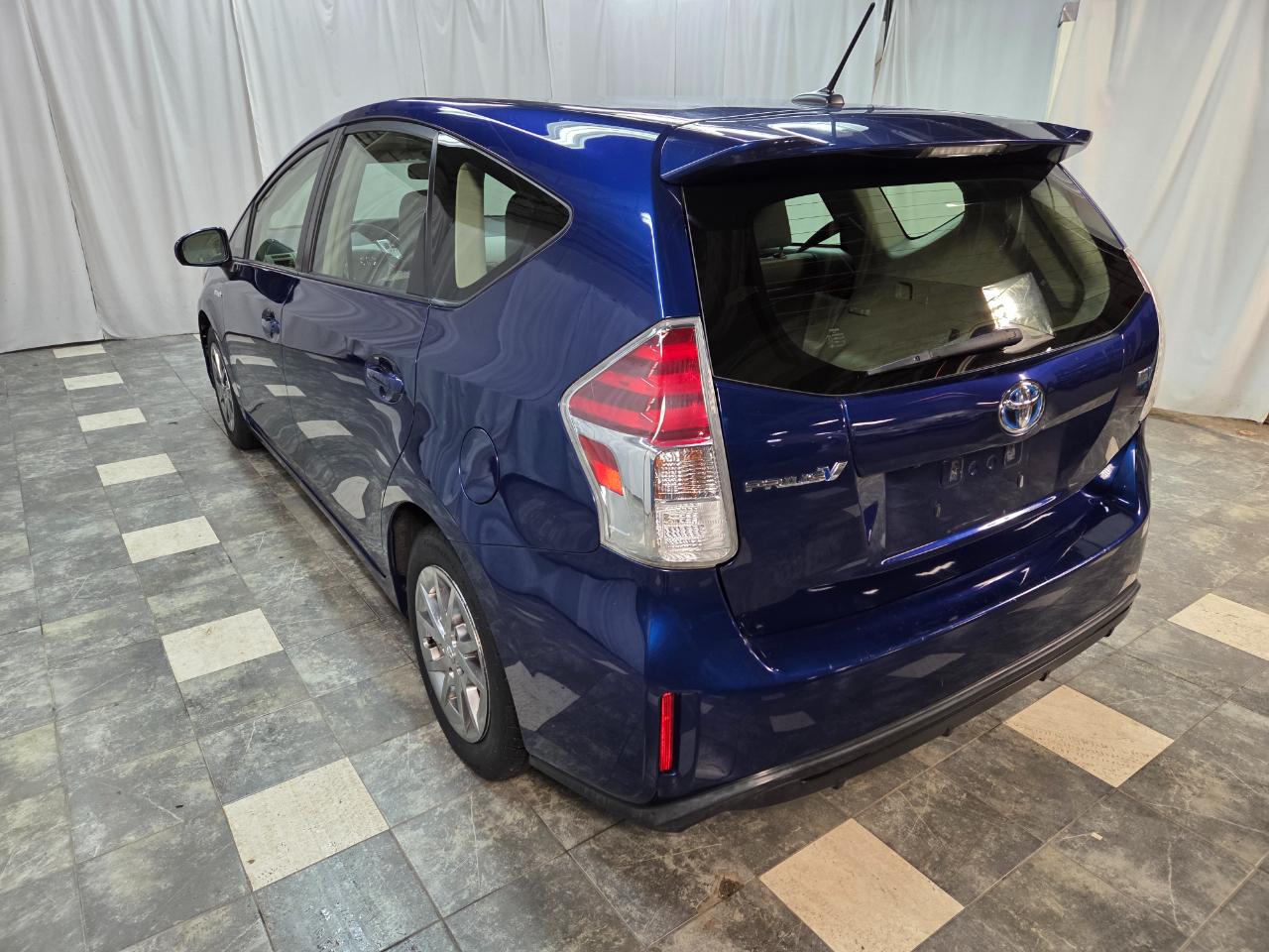 Toyota Prius V Three 2017