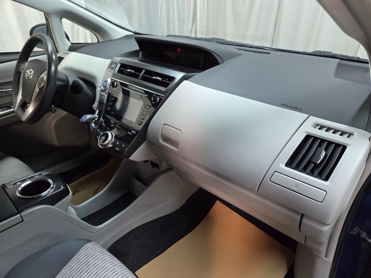 Toyota Prius V Three 2017