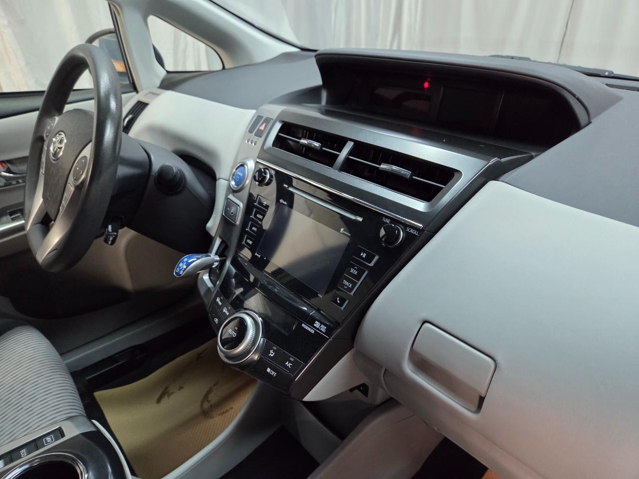 Toyota Prius V Three 2017