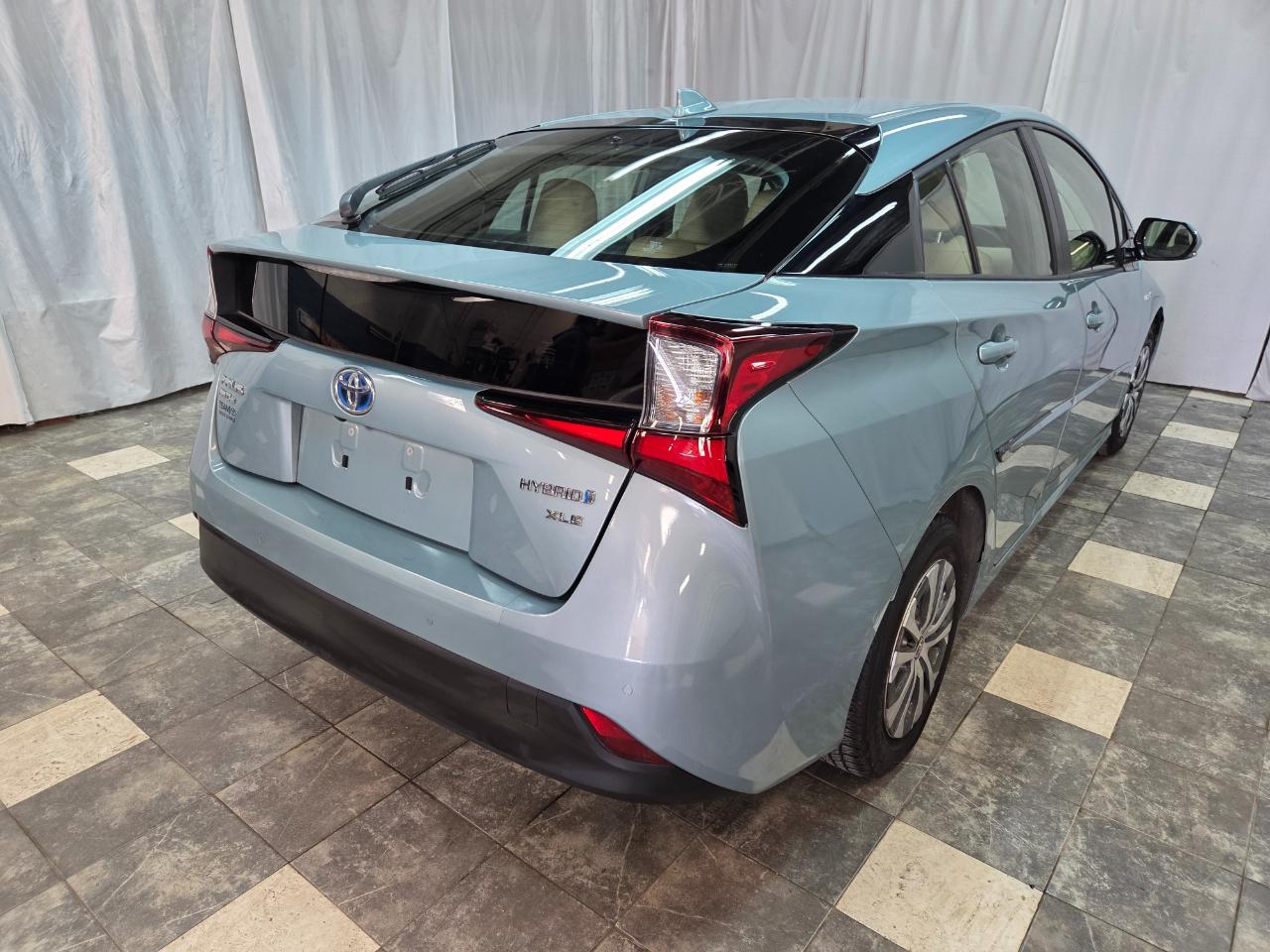 Toyota Prius XLE AWD-e 2019