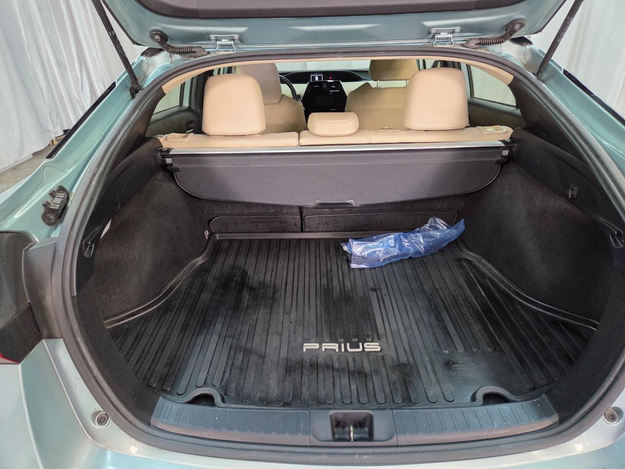 Toyota Prius XLE AWD-e 2019