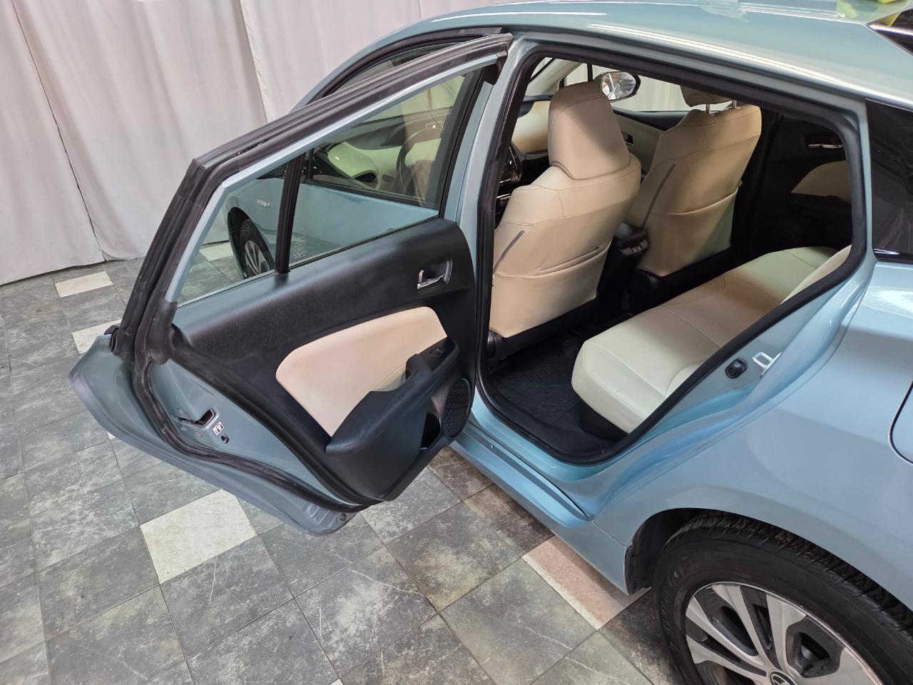 Toyota Prius XLE AWD-e 2019