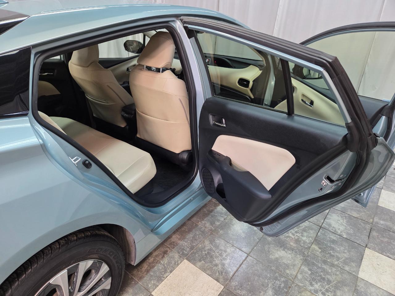 Toyota Prius XLE AWD-e 2019