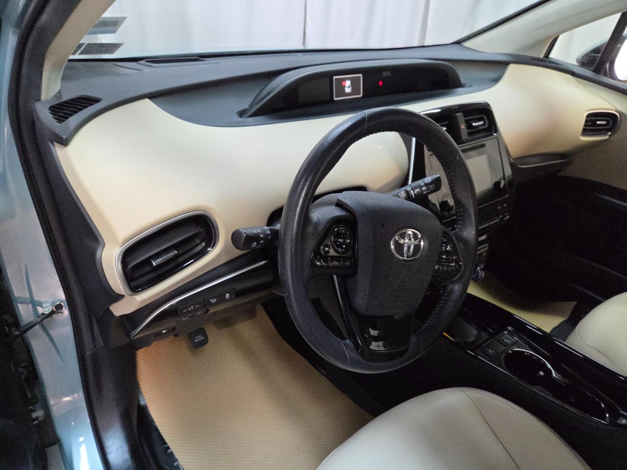 Toyota Prius XLE AWD-e 2019