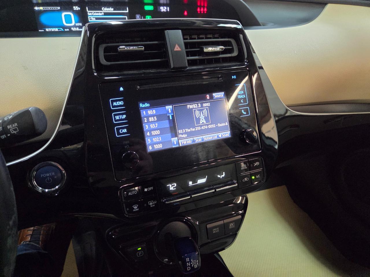 Toyota Prius XLE AWD-e 2019