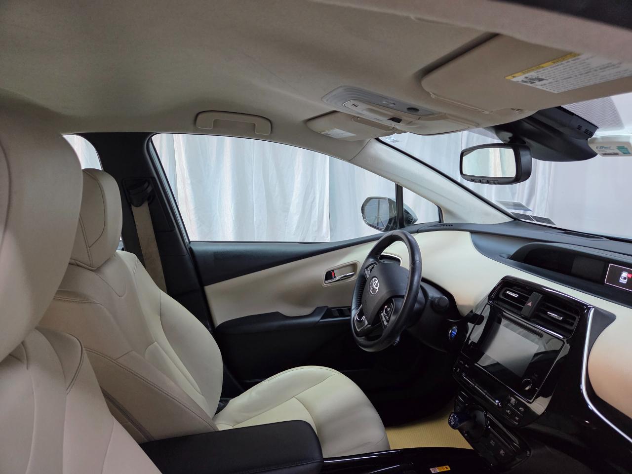 Toyota Prius XLE AWD-e 2019