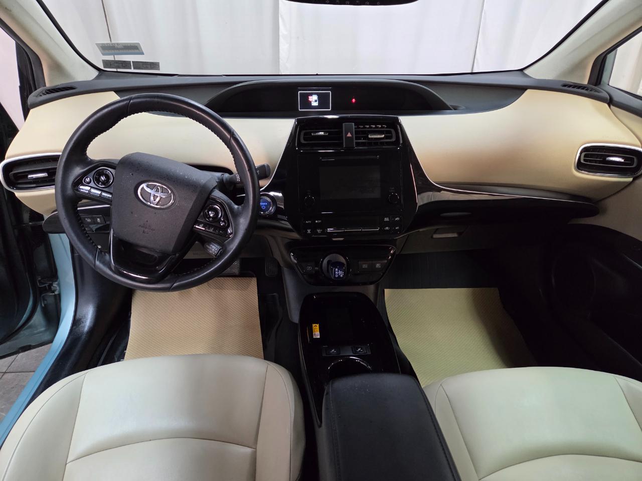 Toyota Prius XLE AWD-e 2019