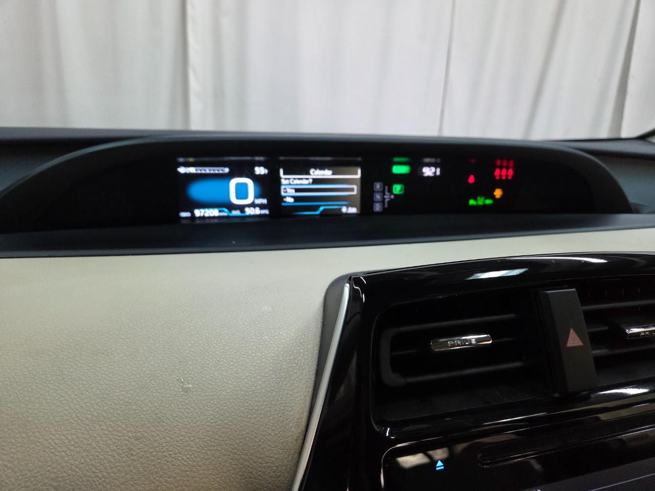 Toyota Prius XLE AWD-e 2019