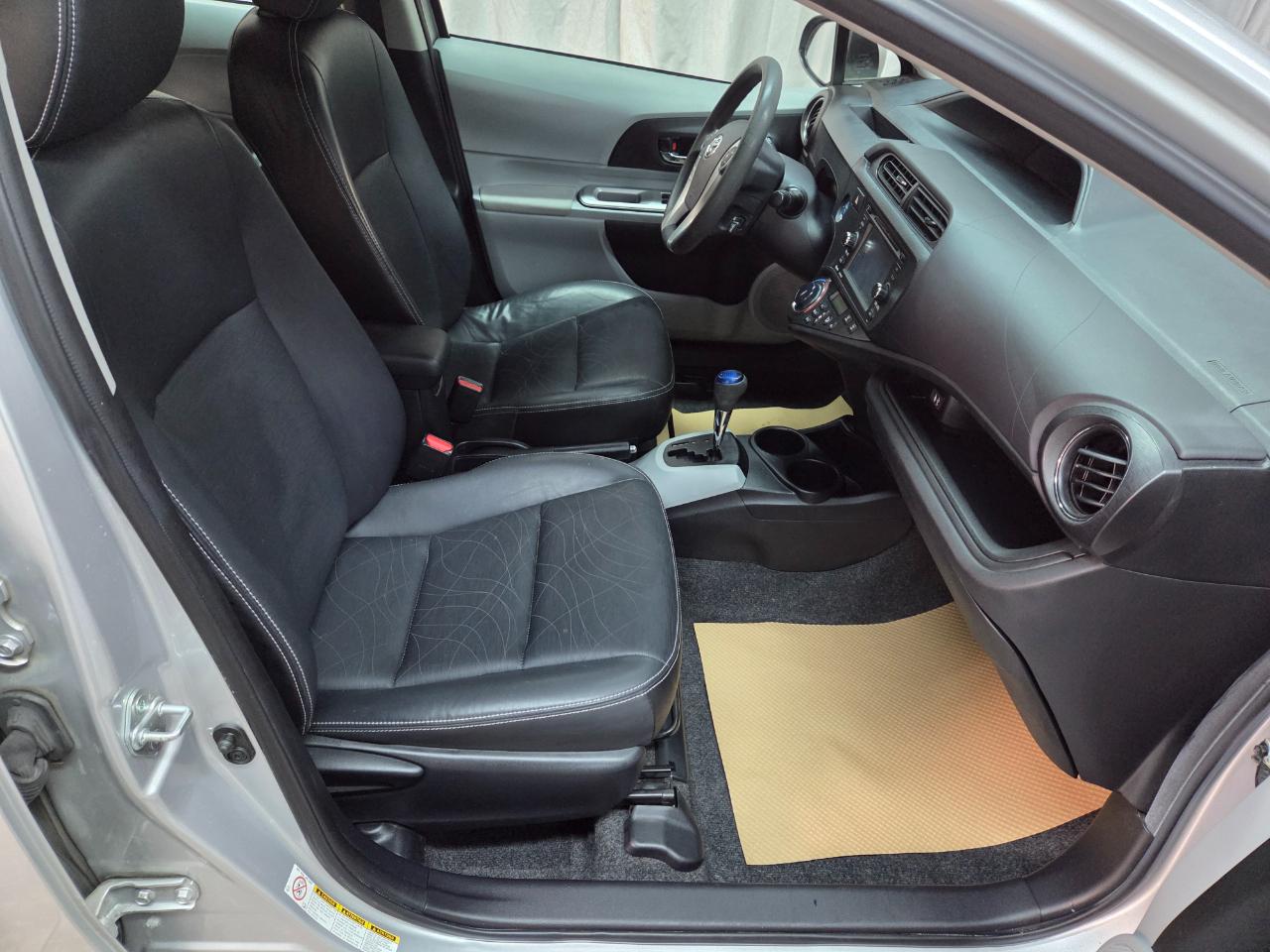 Toyota Prius c One 2012