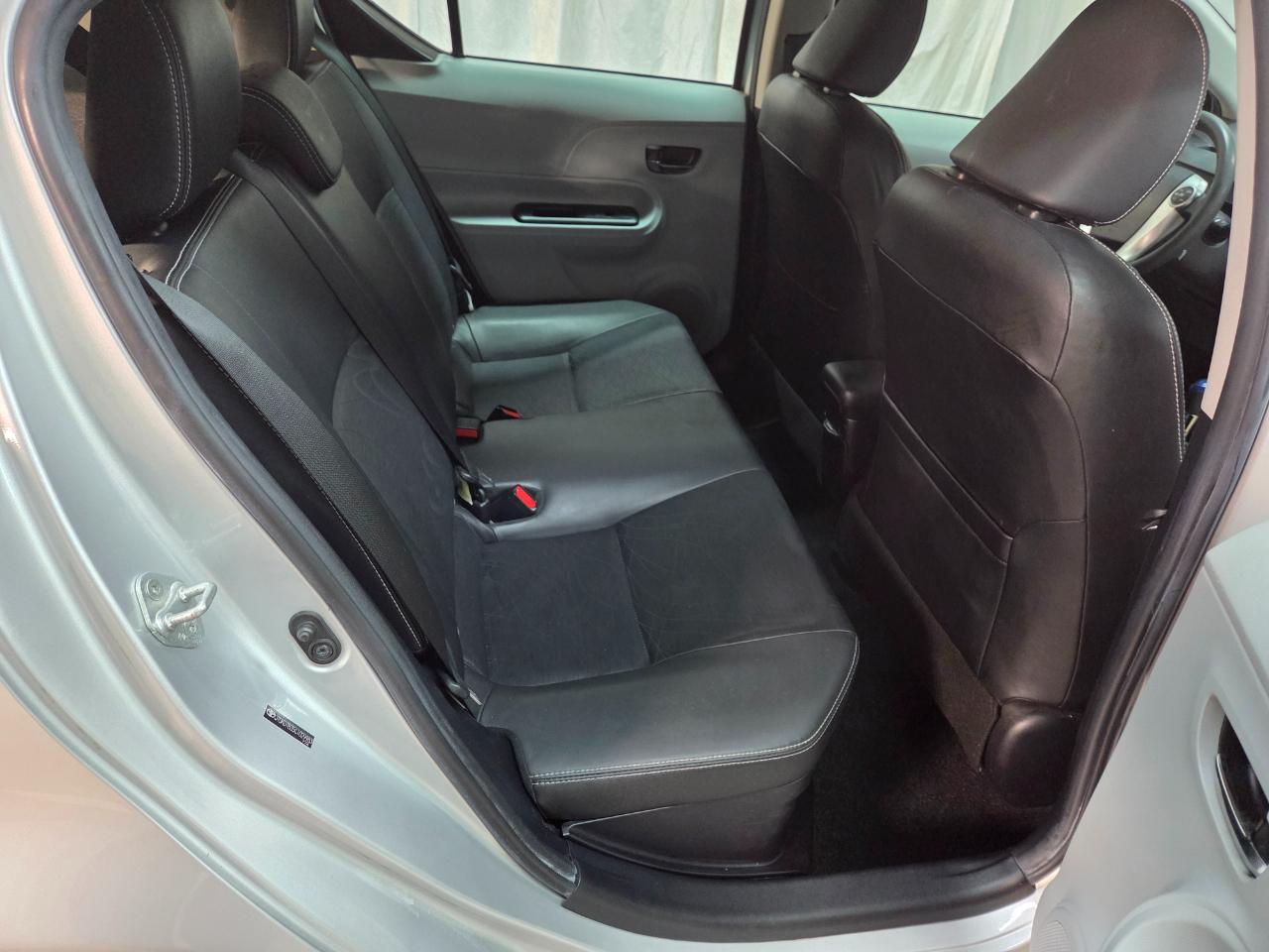 Toyota Prius c One 2012