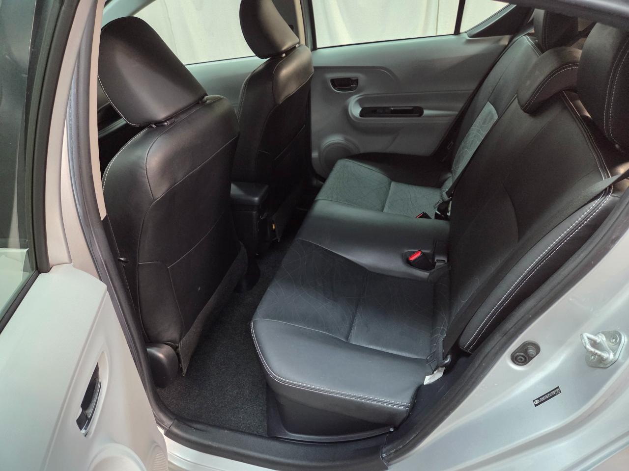 Toyota Prius c One 2012