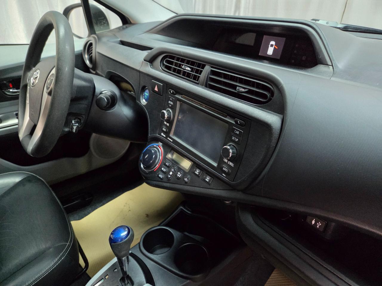 Toyota Prius c One 2012