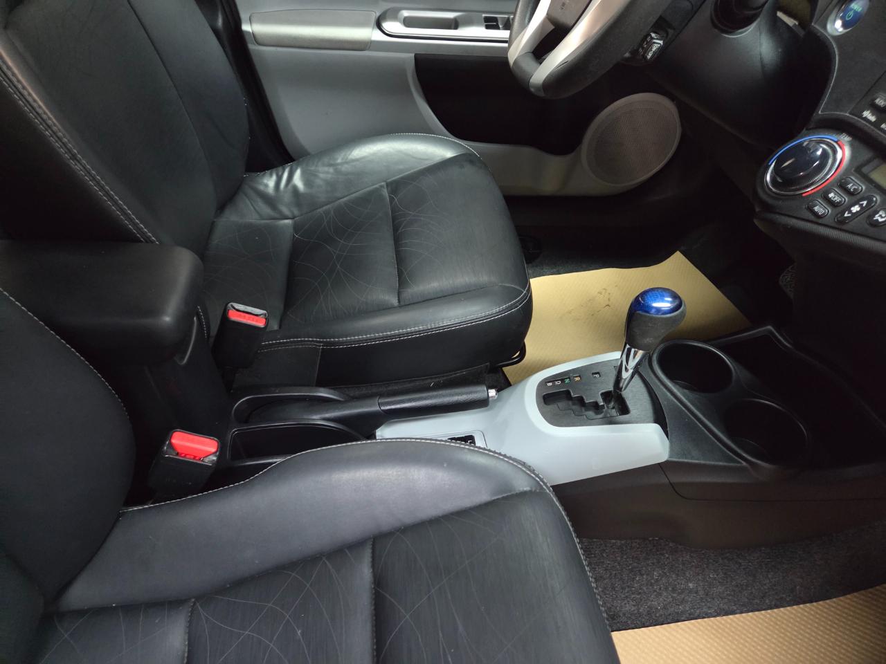 Toyota Prius c One 2012