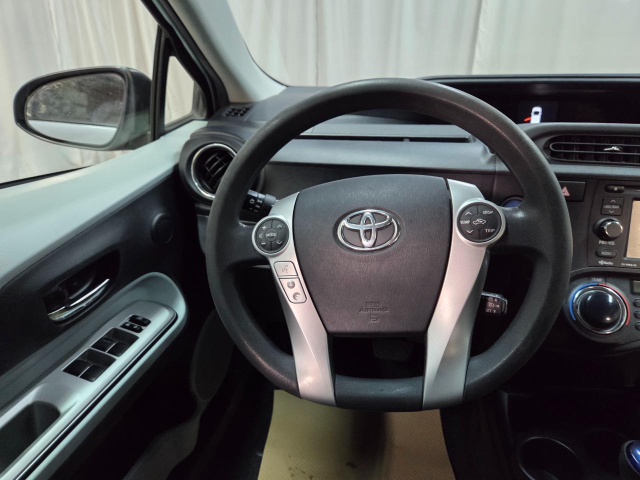 Toyota Prius c One 2012