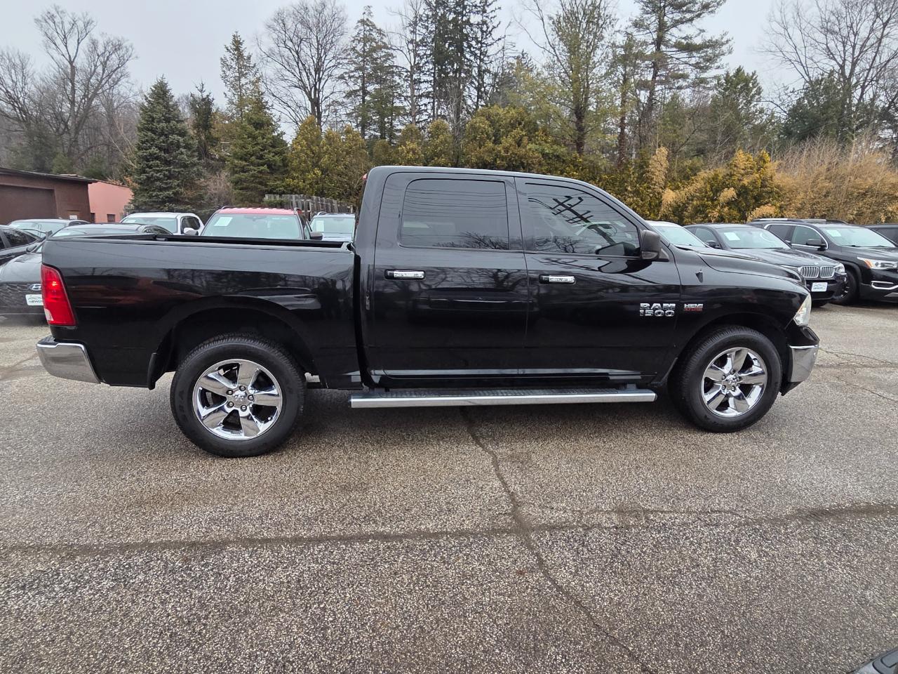 RAM 1500 SLT Crew Cab SWB 4WD 2016