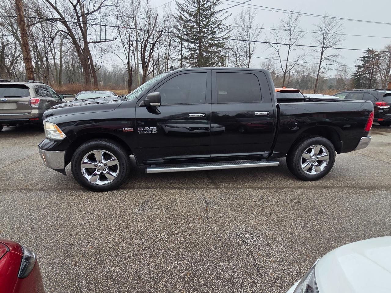 RAM 1500 SLT Crew Cab SWB 4WD 2016