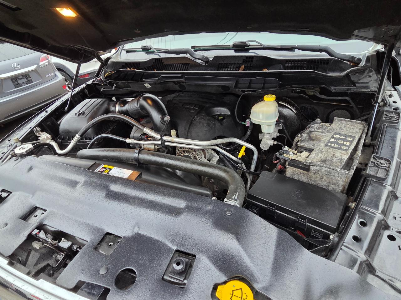 RAM 1500 SLT Crew Cab SWB 4WD 2016