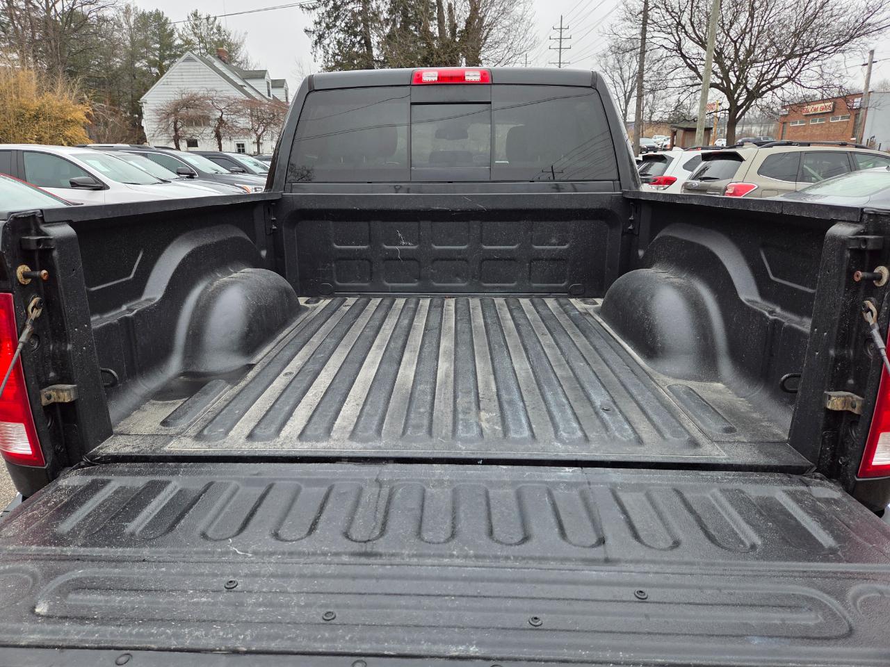 RAM 1500 SLT Crew Cab SWB 4WD 2016
