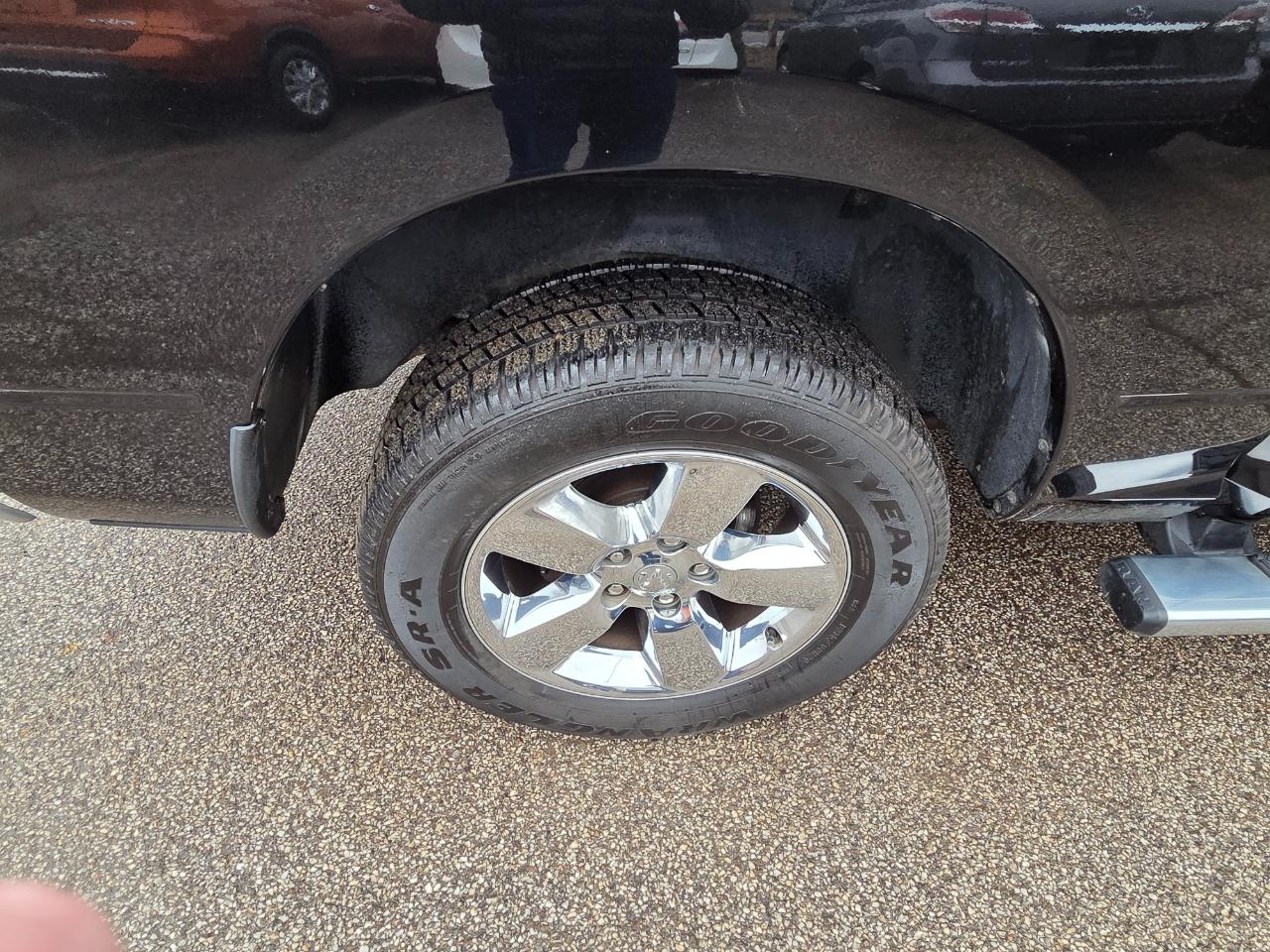 RAM 1500 SLT Crew Cab SWB 4WD 2016