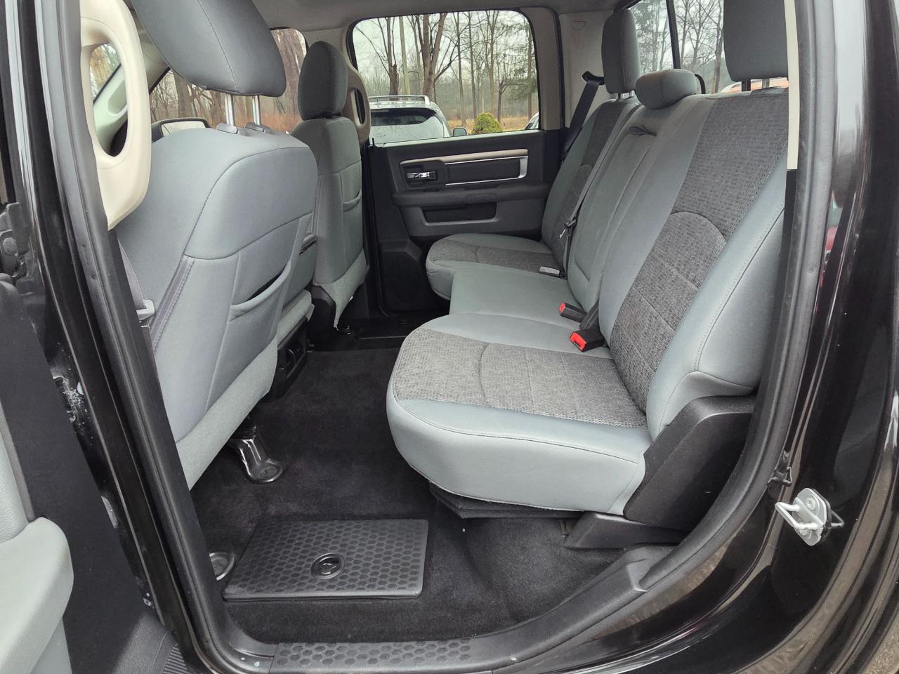 RAM 1500 SLT Crew Cab SWB 4WD 2016