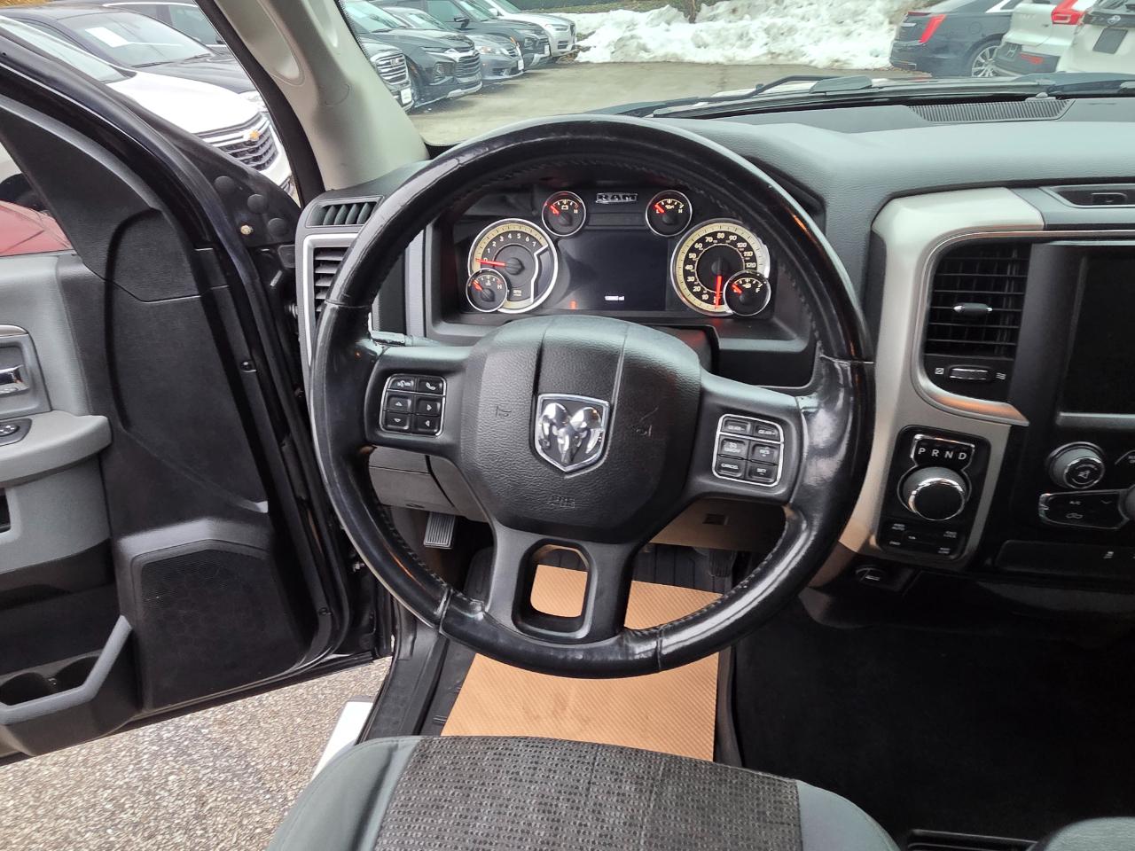 RAM 1500 SLT Crew Cab SWB 4WD 2016