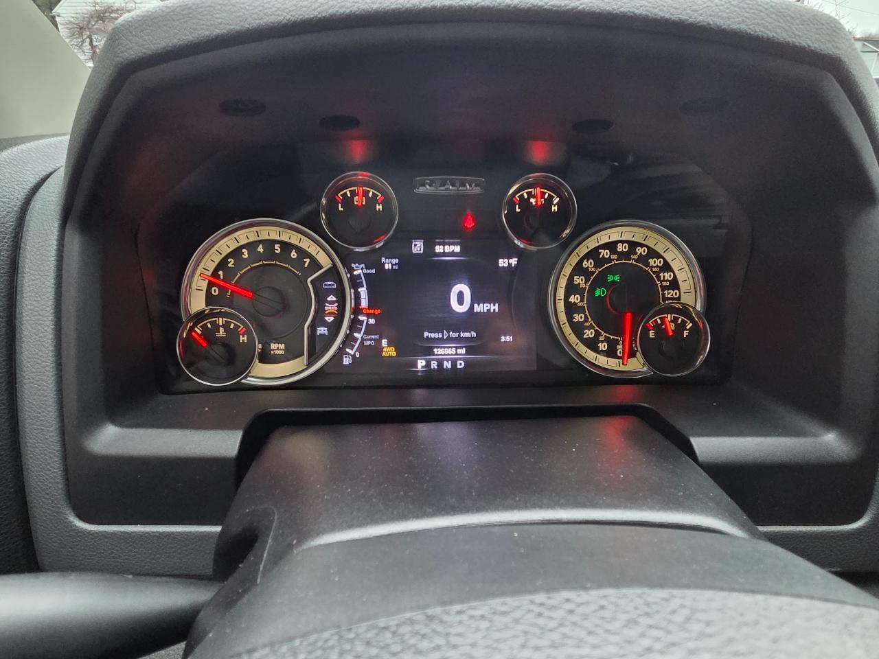 RAM 1500 SLT Crew Cab SWB 4WD 2016