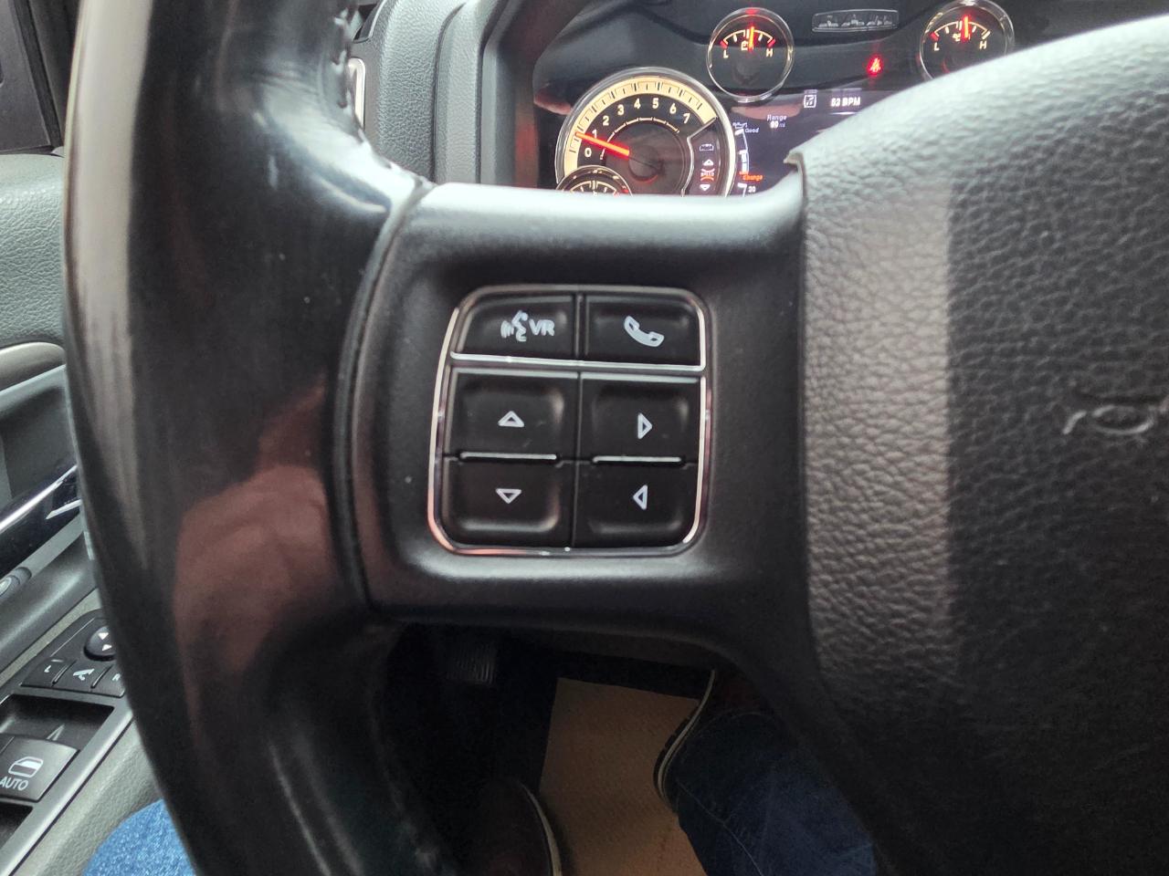 RAM 1500 SLT Crew Cab SWB 4WD 2016