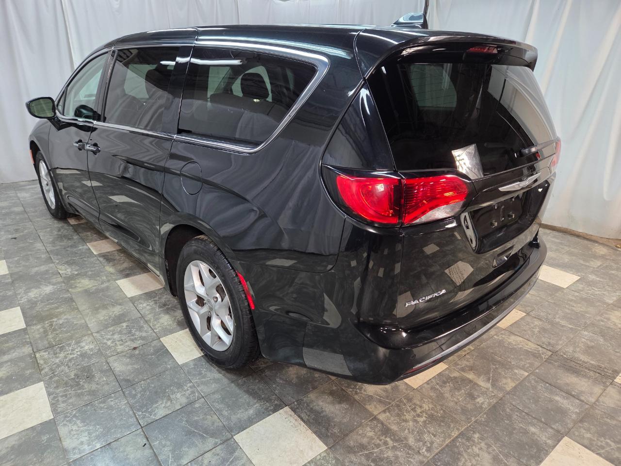 Chrysler Pacifica Touring Plus 2018