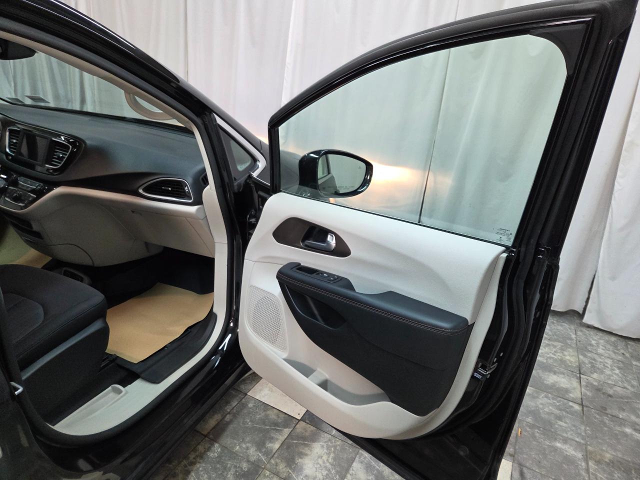 Chrysler Pacifica Touring Plus 2018