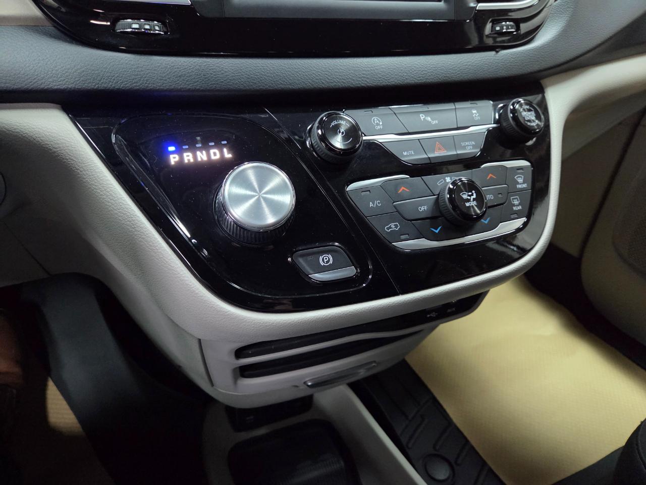 Chrysler Pacifica Touring Plus 2018