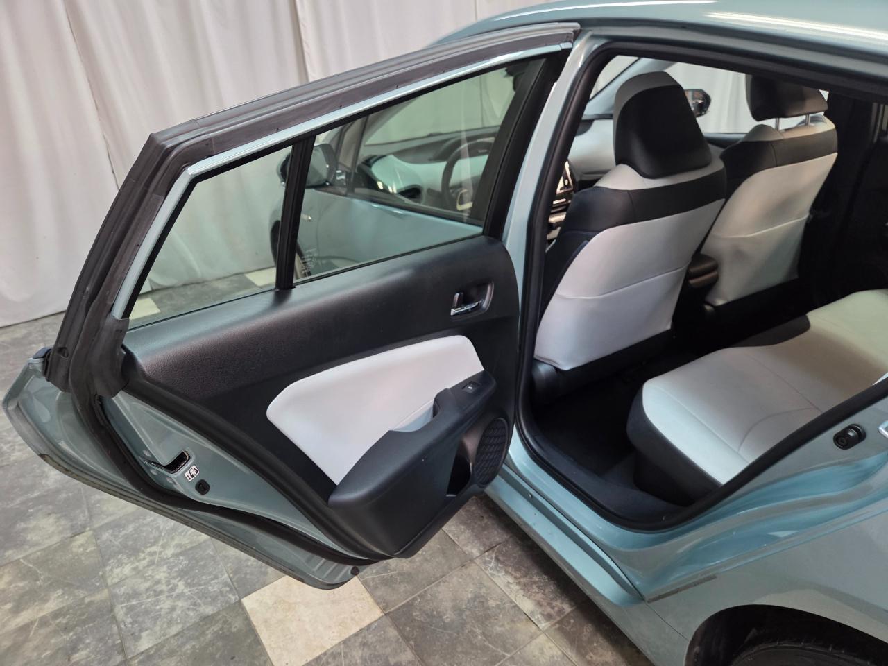 Toyota Prius Prius IV 2016