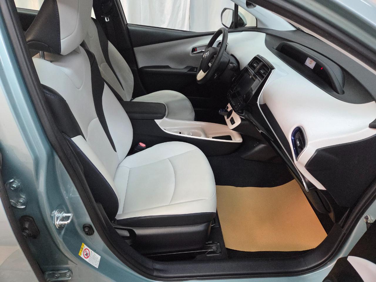 Toyota Prius Prius IV 2016