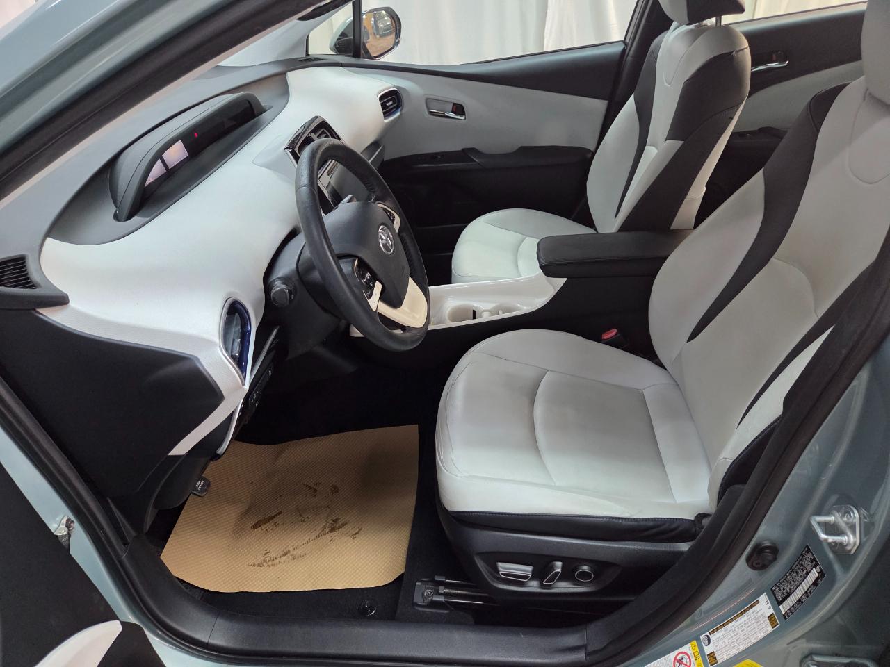 Toyota Prius Prius IV 2016