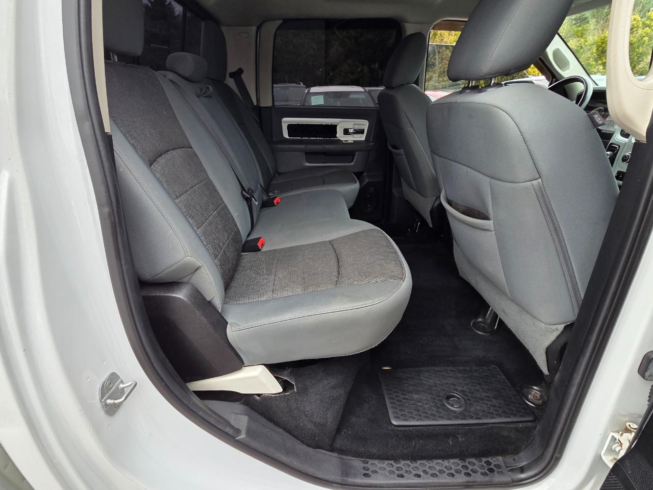 RAM 1500 Big Horn Crew Cab SWB 4WD 2014