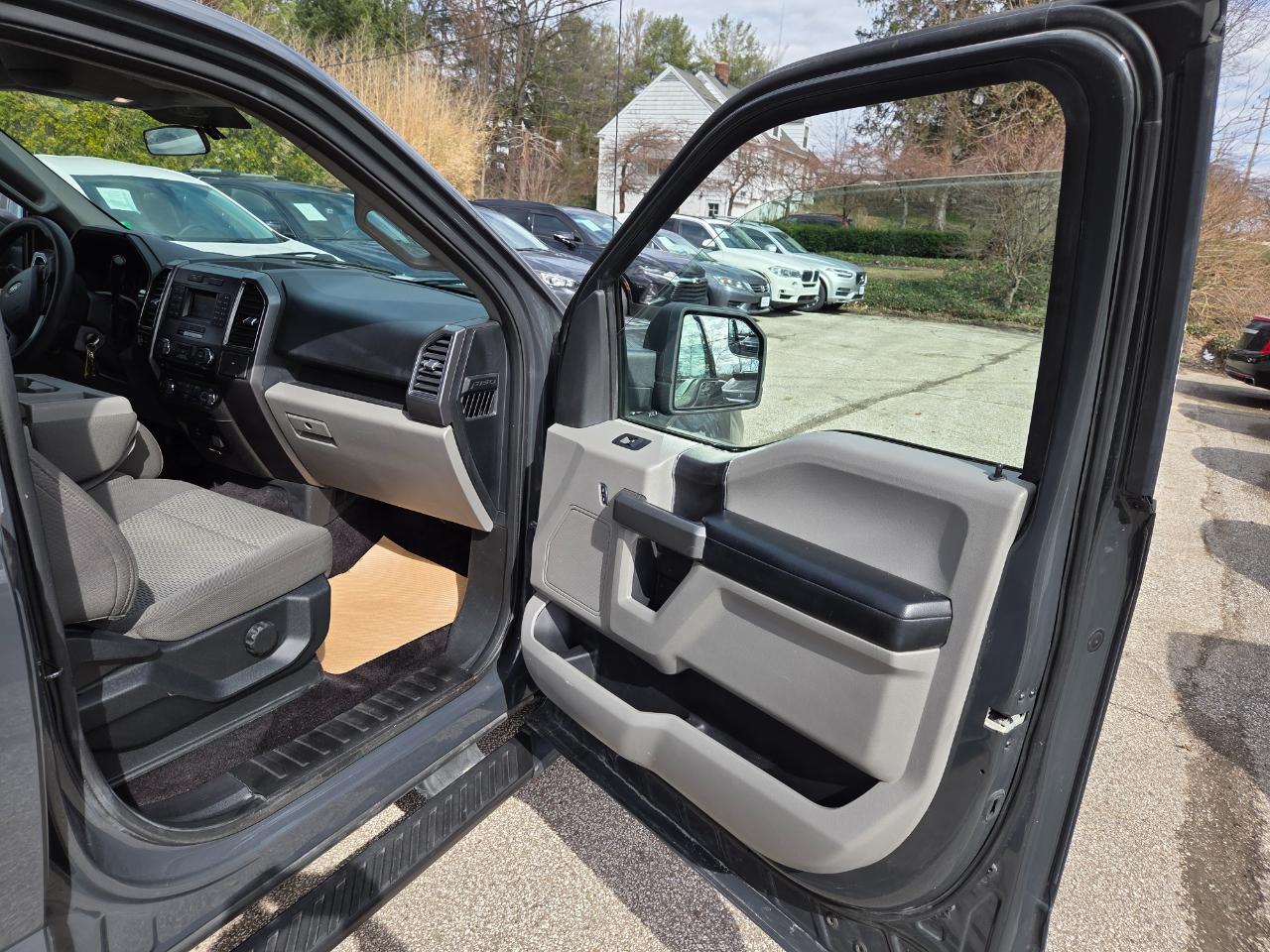 Ford F-150 4WD SuperCab 145" XLT 2017