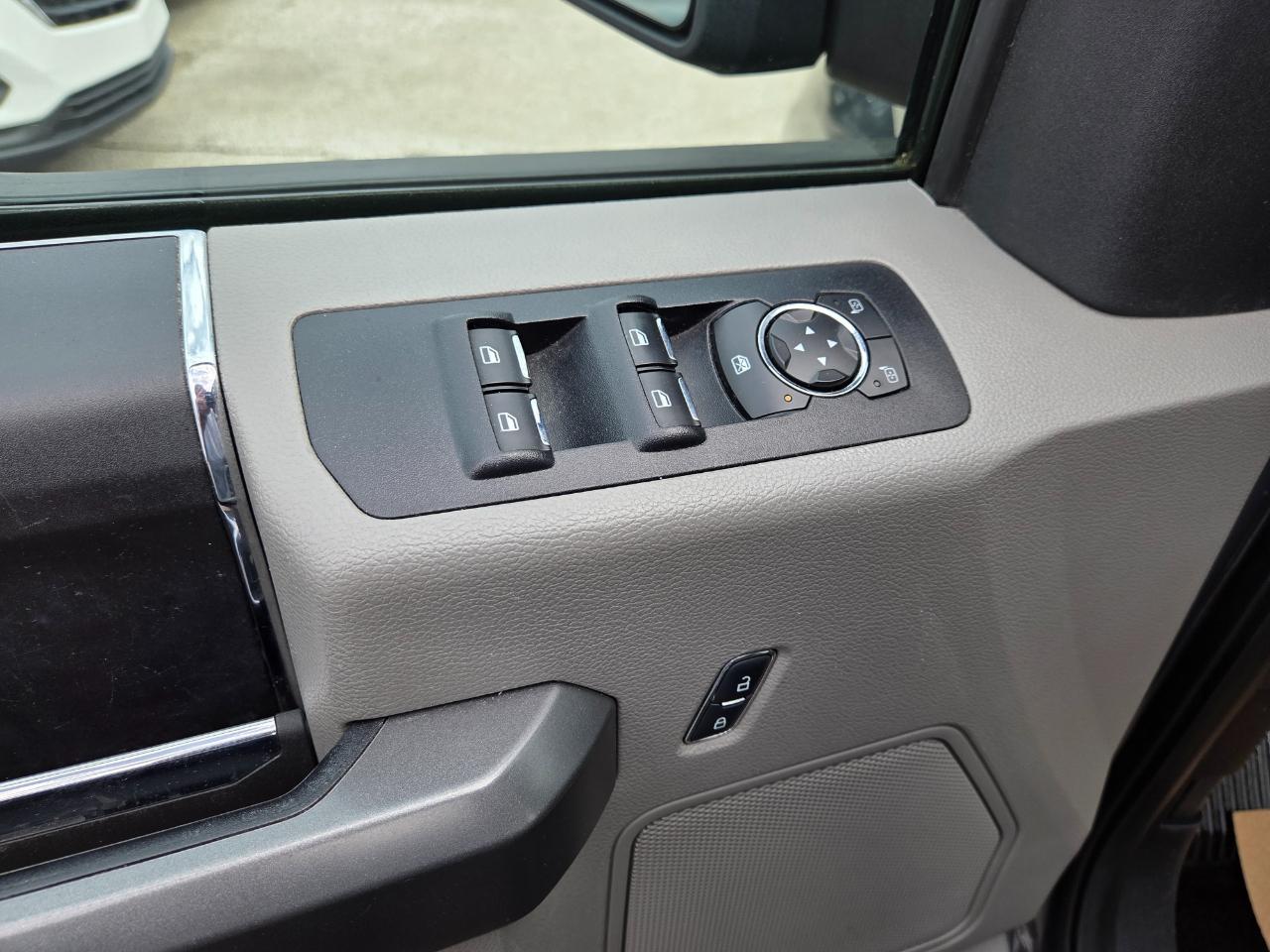 Ford F-150 4WD SuperCab 145" XLT 2017