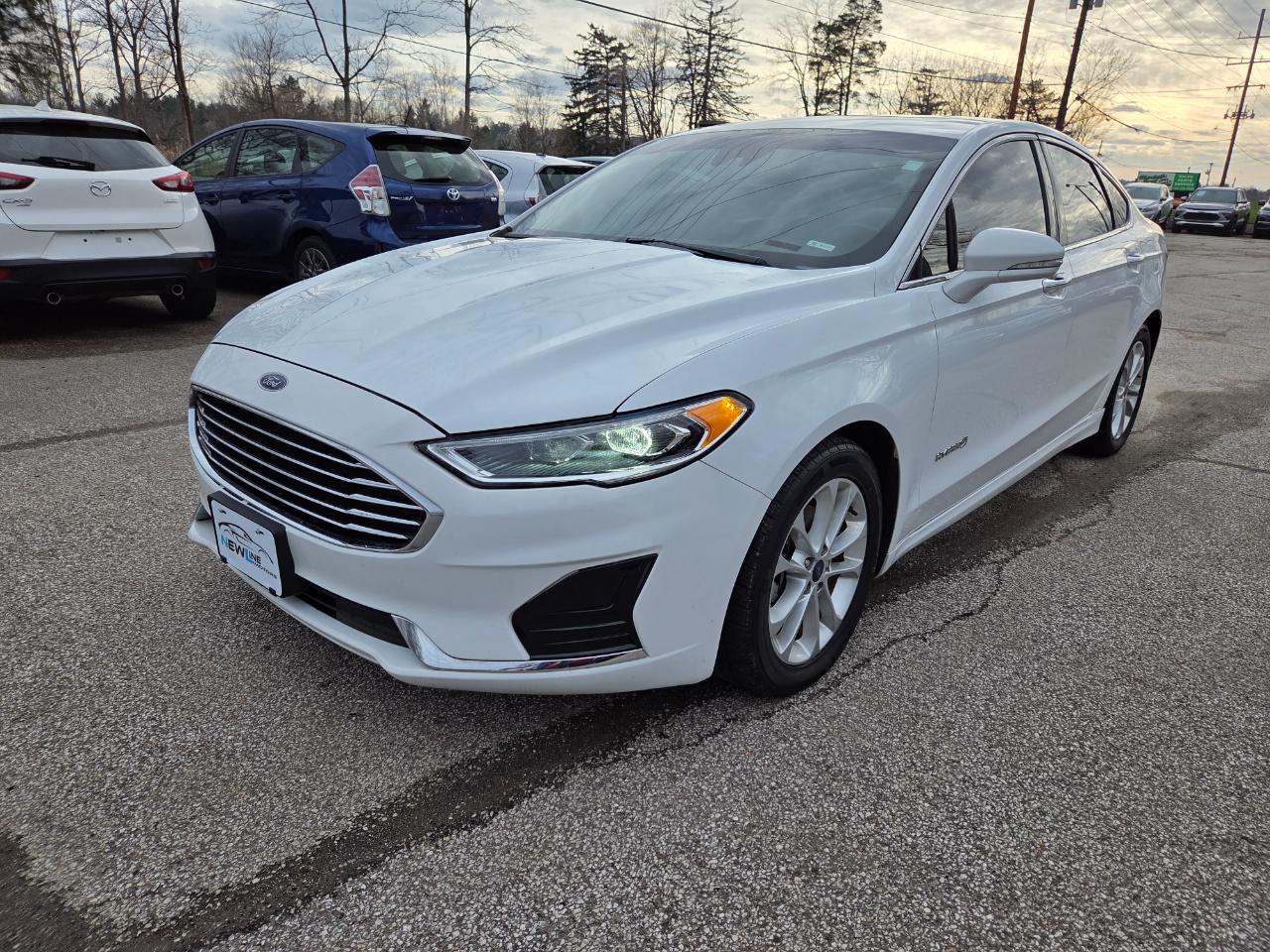 Ford Fusion Hybrid SEL 2019