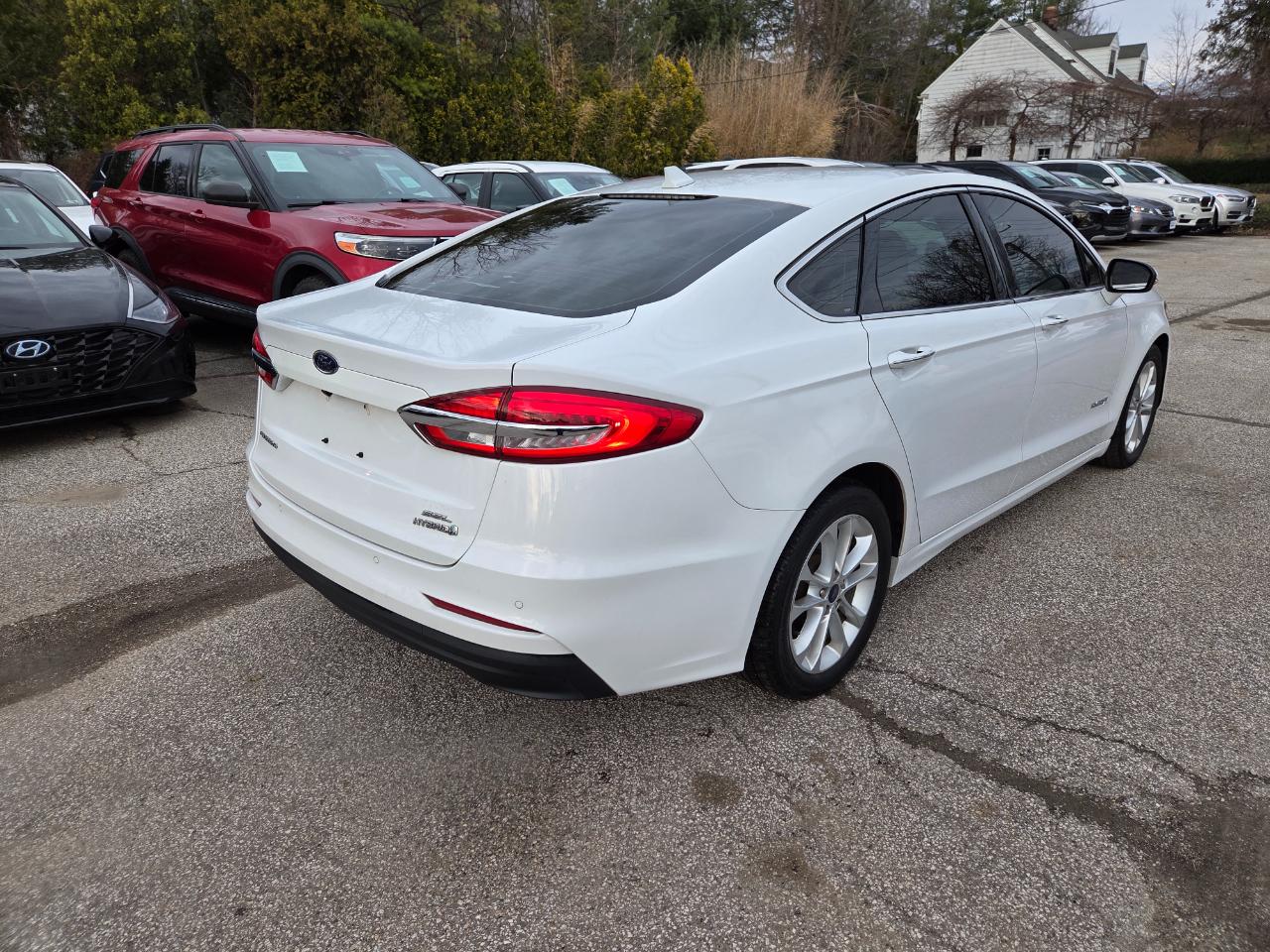 Ford Fusion Hybrid SEL 2019